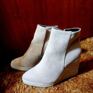 Women's chunk heel ankle boots